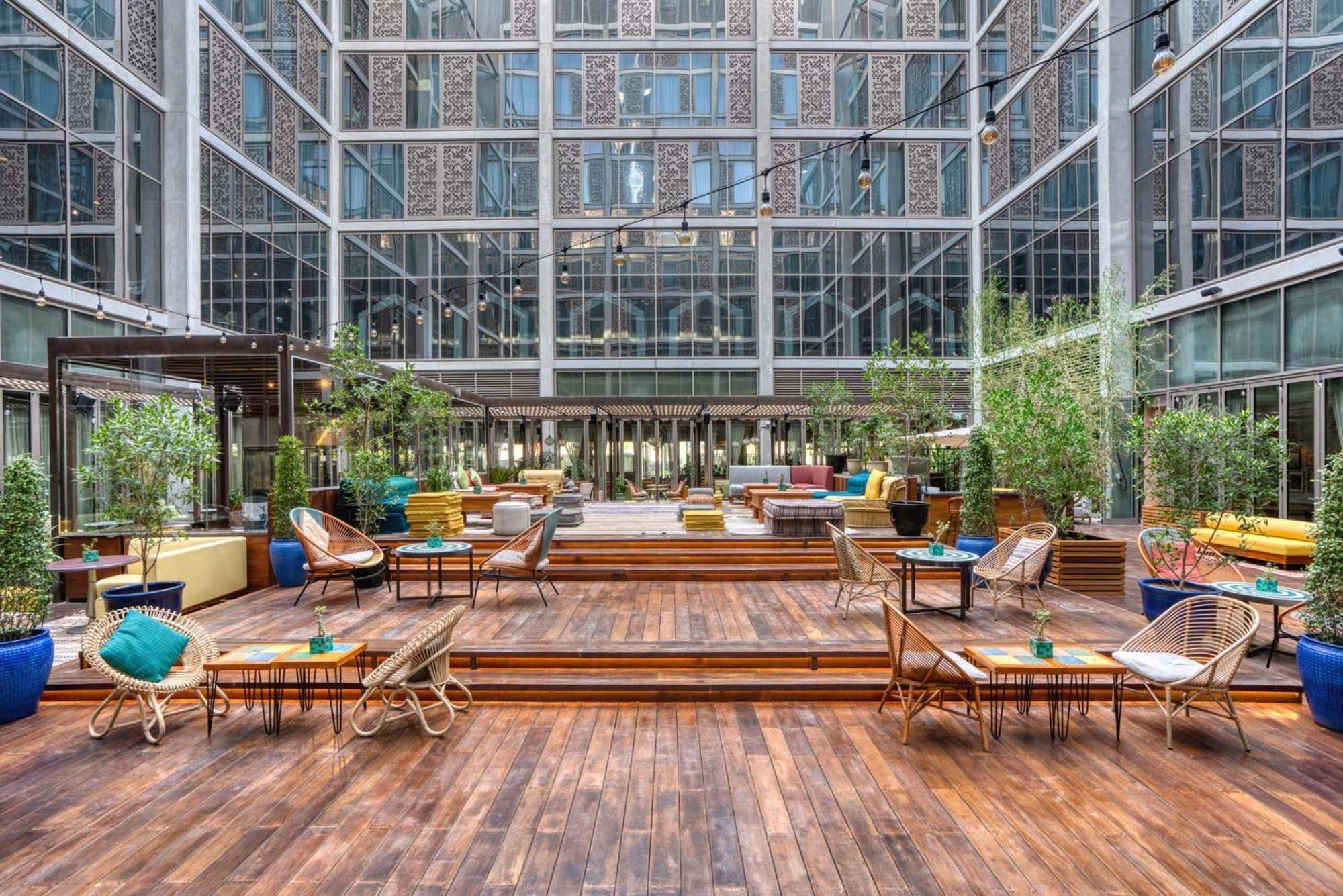 25Hours Hotel Dubai One Central 외부 사진 The hotel's atrium